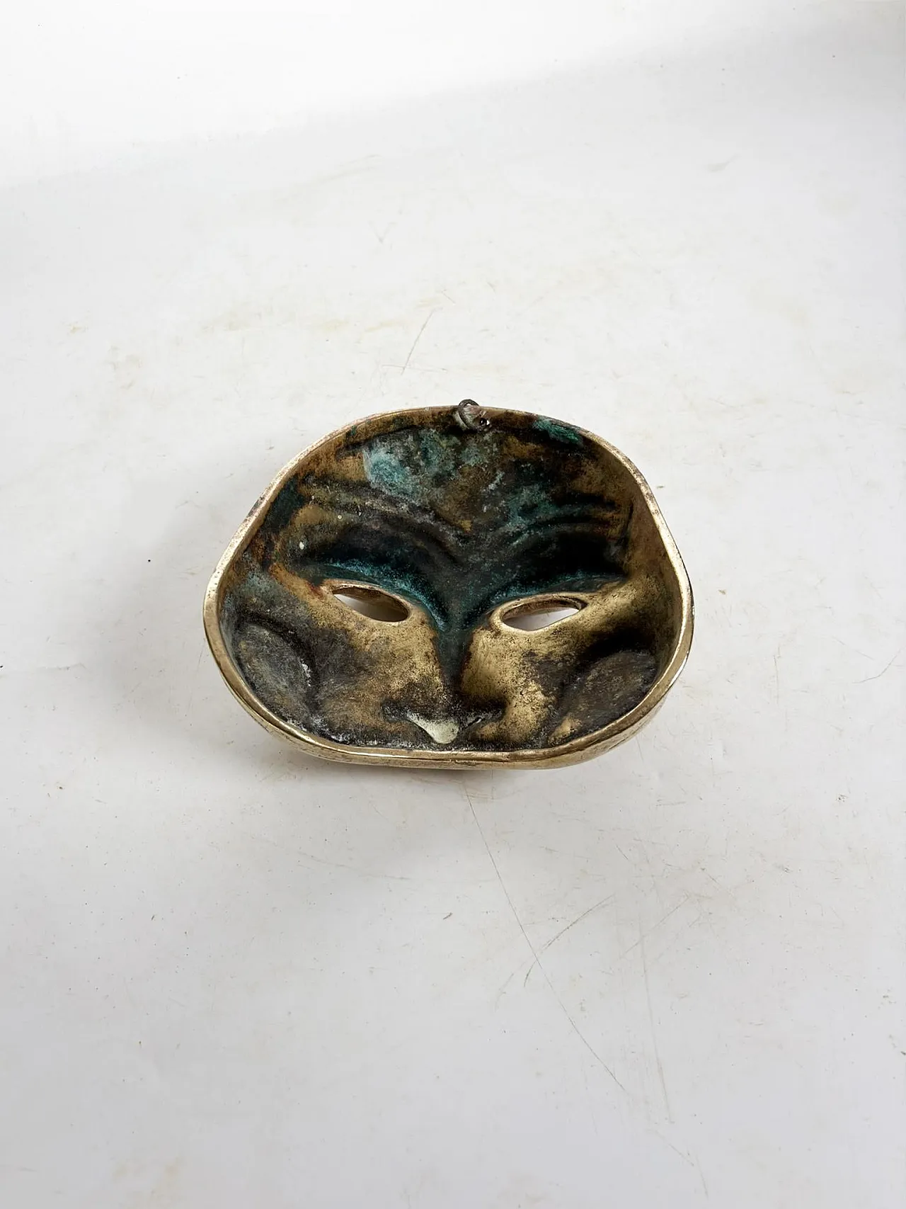 Maschera in ottone, scultura, anni '60 8