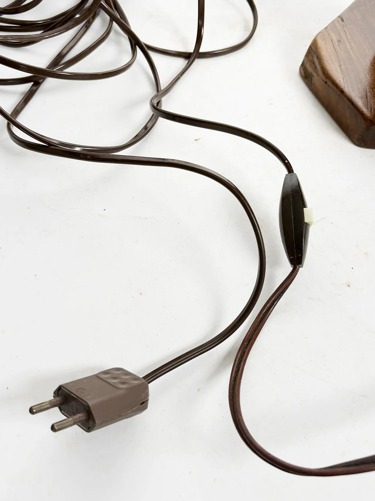 Piccola lampada da tavolo a radice, anni '50 9
