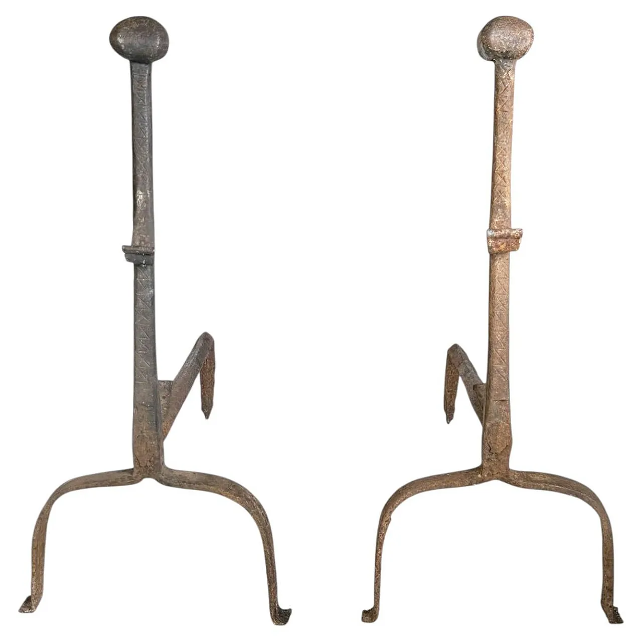 Coppia di candelabri in ghisa, anni '60 1