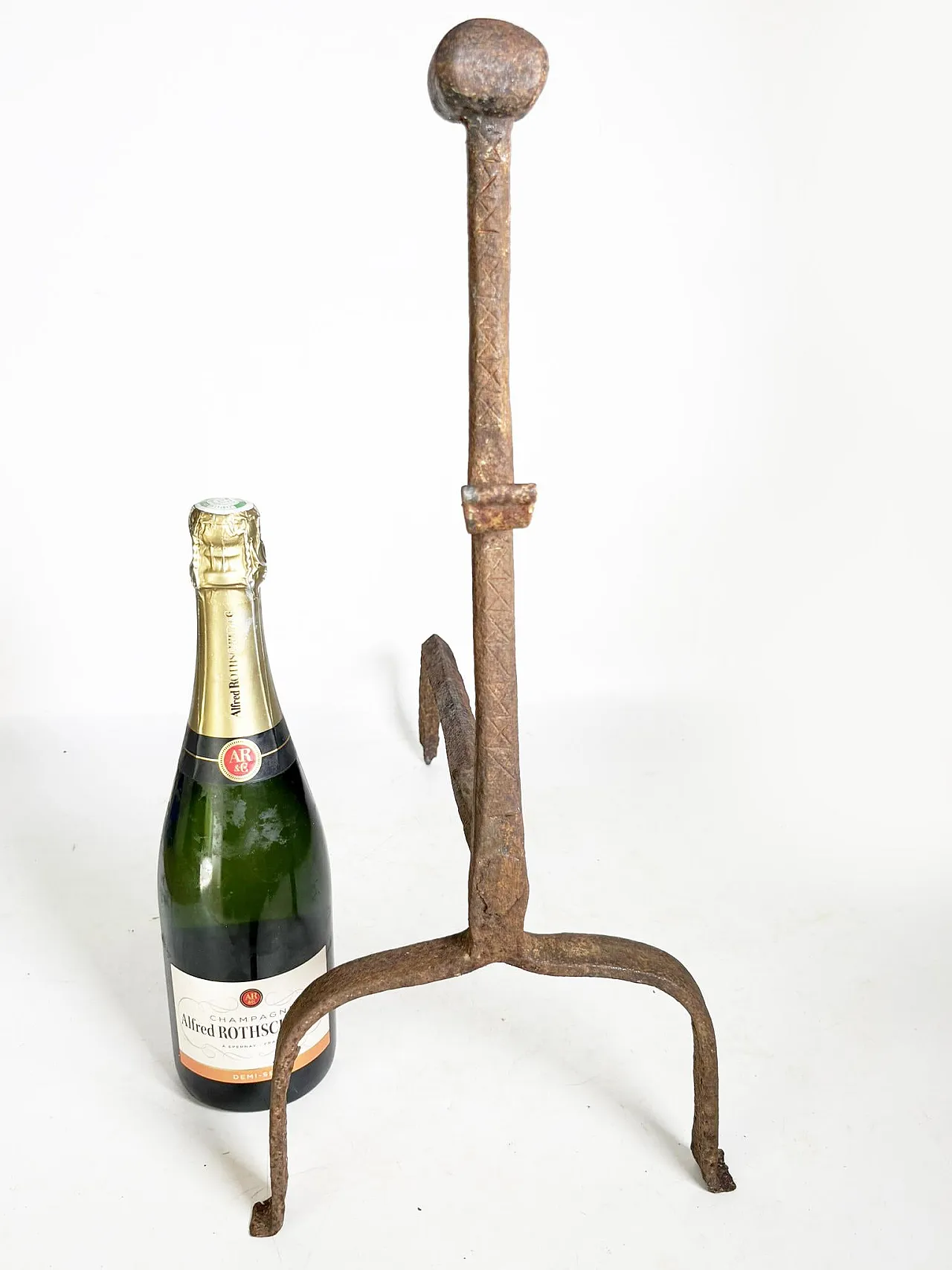 Coppia di candelabri in ghisa, anni '60 3