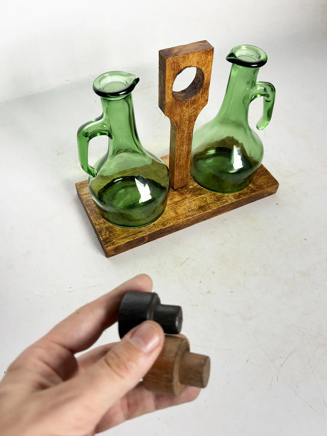 Portabottiglie per olio e aceto in legno, anni '50 13