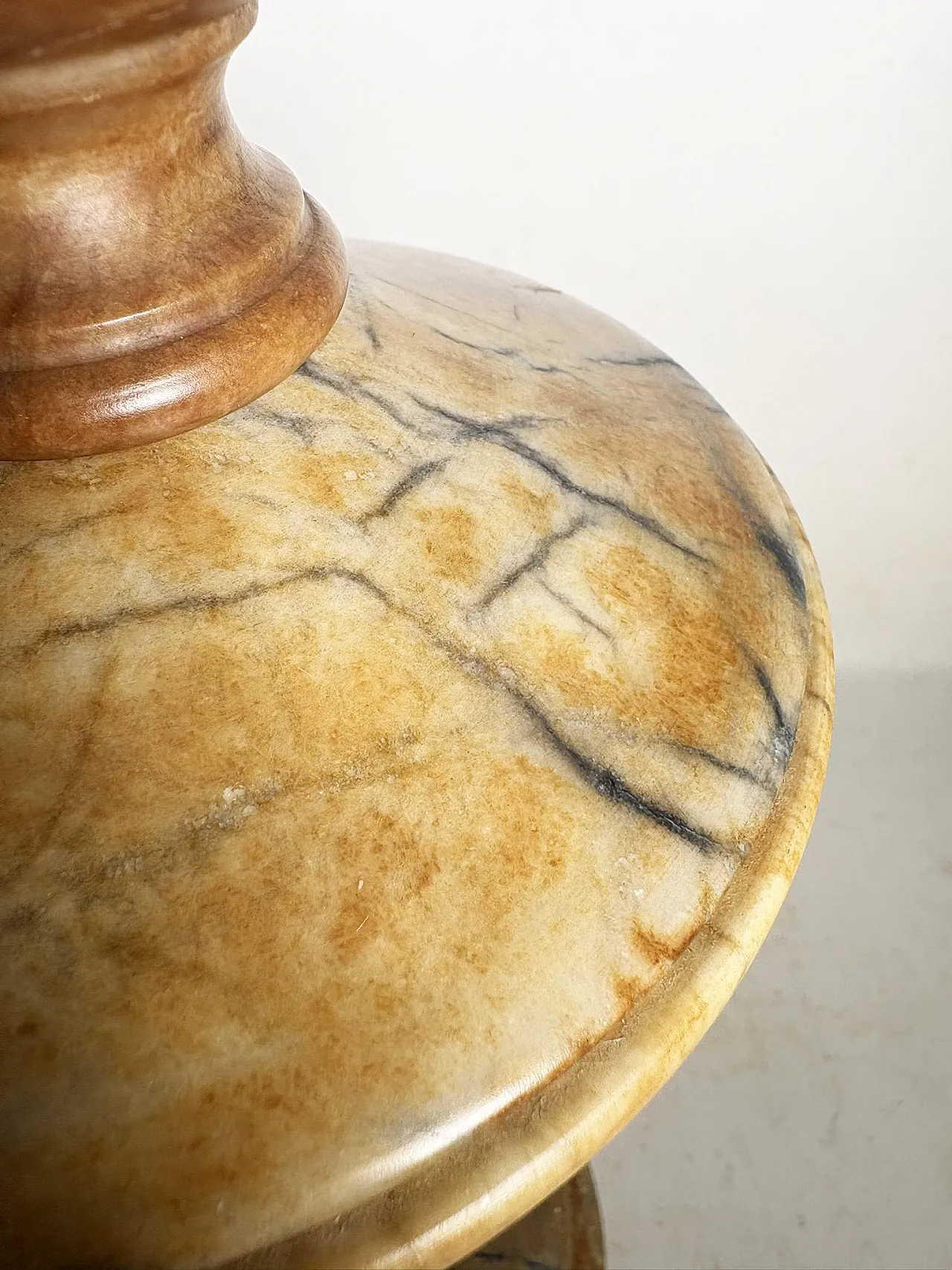 Lampada da tavolo in onice e resina, anni '80 11