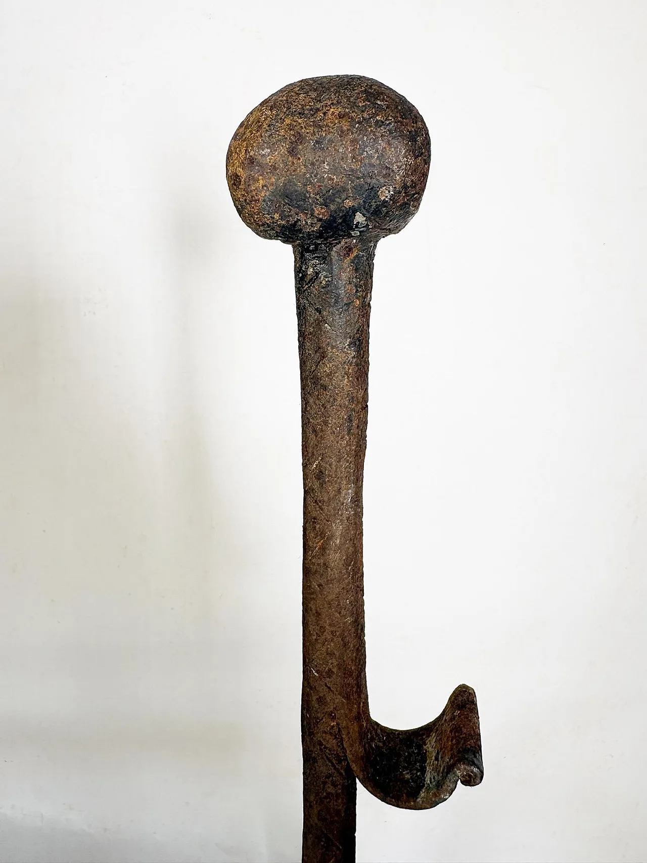 Coppia di candelabri in ghisa, anni '60 15