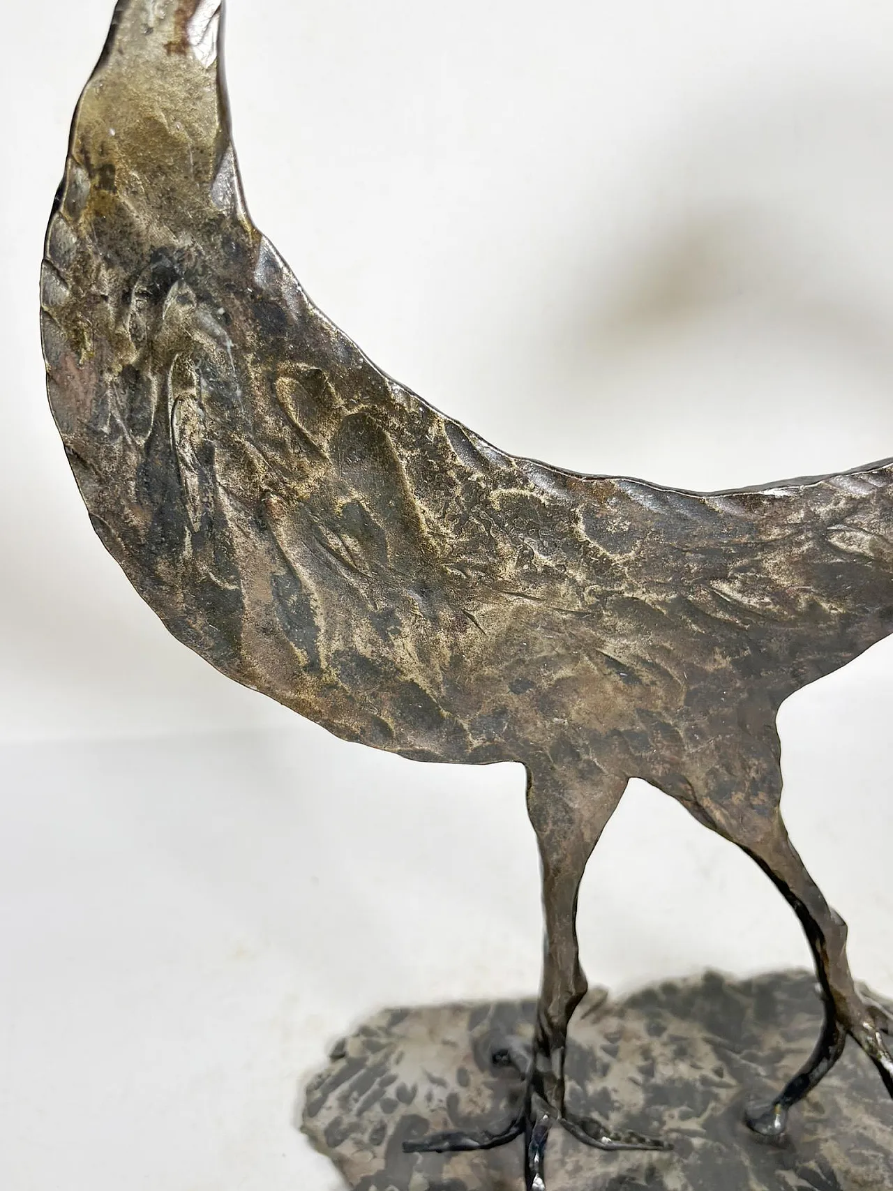 Scultura di gallo in metallo, anni '70 6