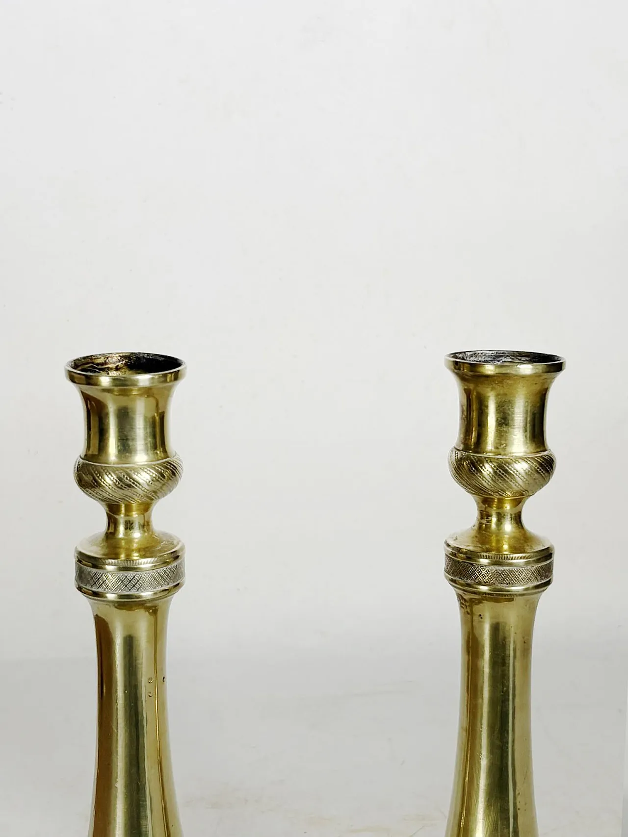 Coppia di candelieri in ottone, '800 9