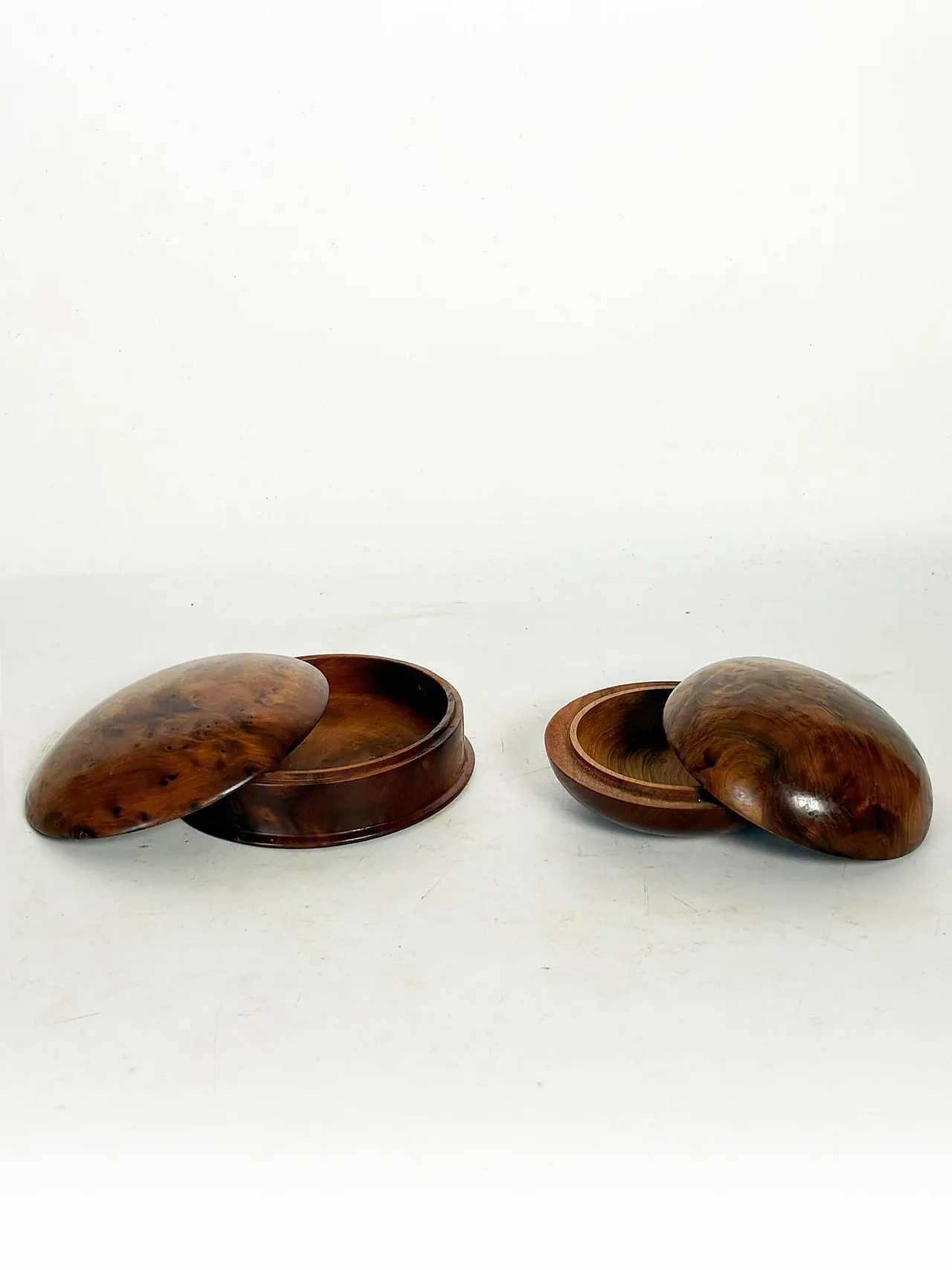 Coppia di scatole di legno rotonde, anni '70 5