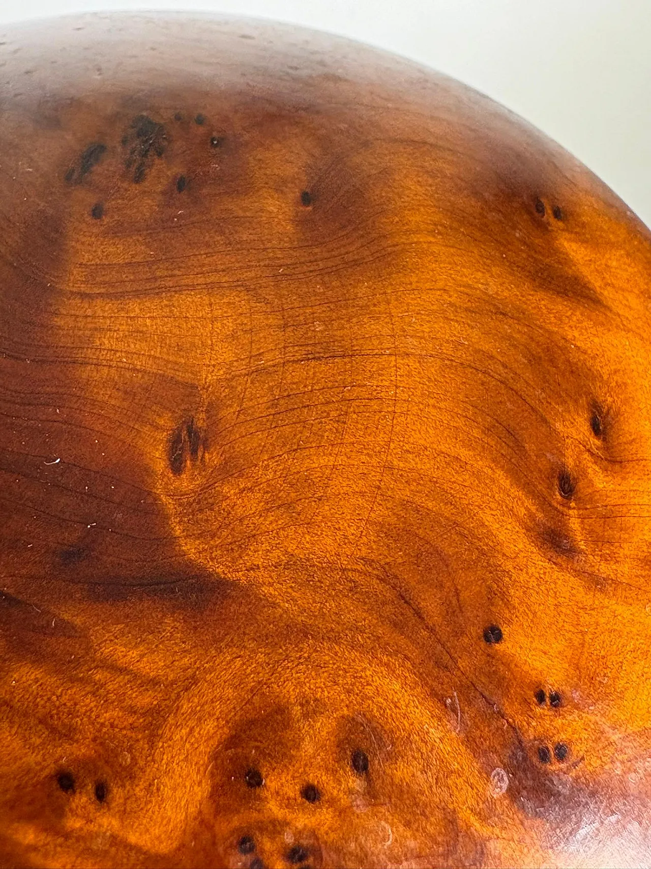 Coppia di scatole di legno rotonde, anni '70 11