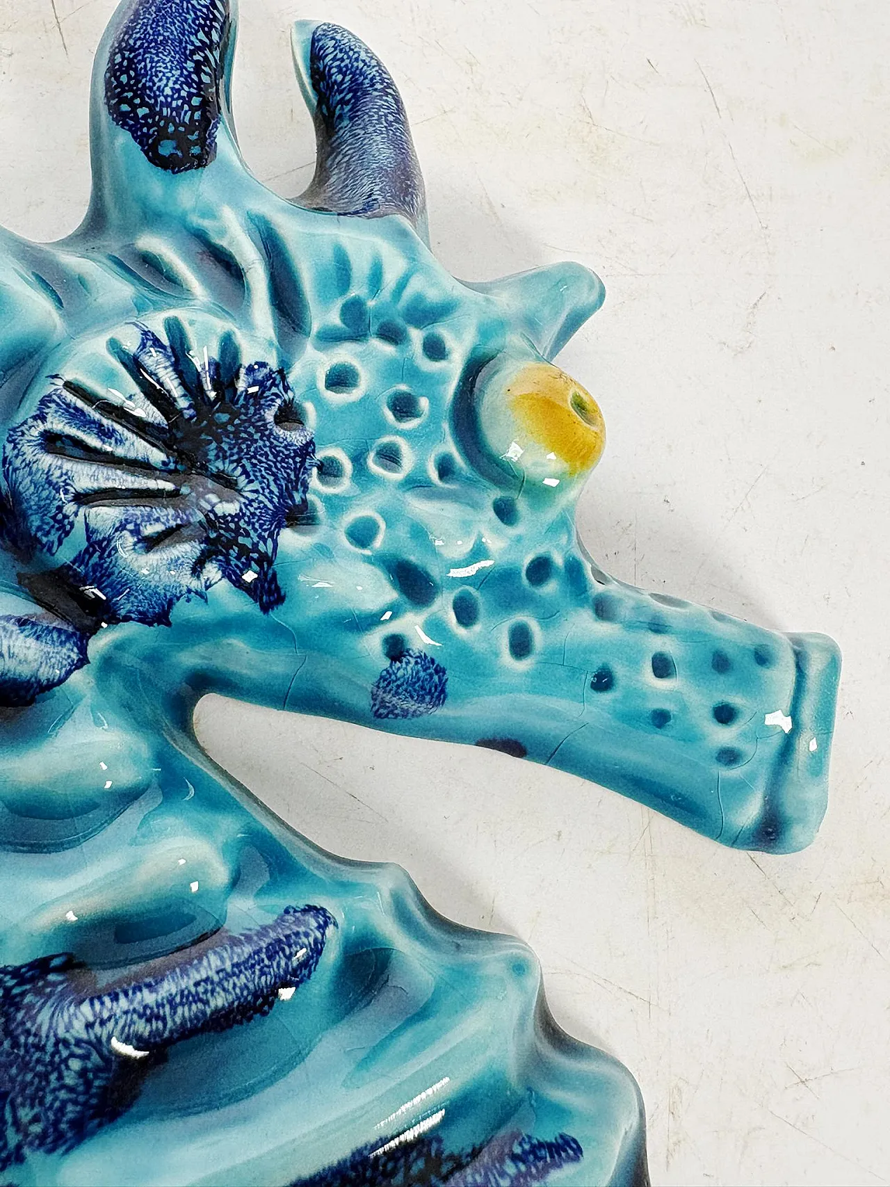 Decorazione da parete blu in ceramica smaltata, anni '70 6