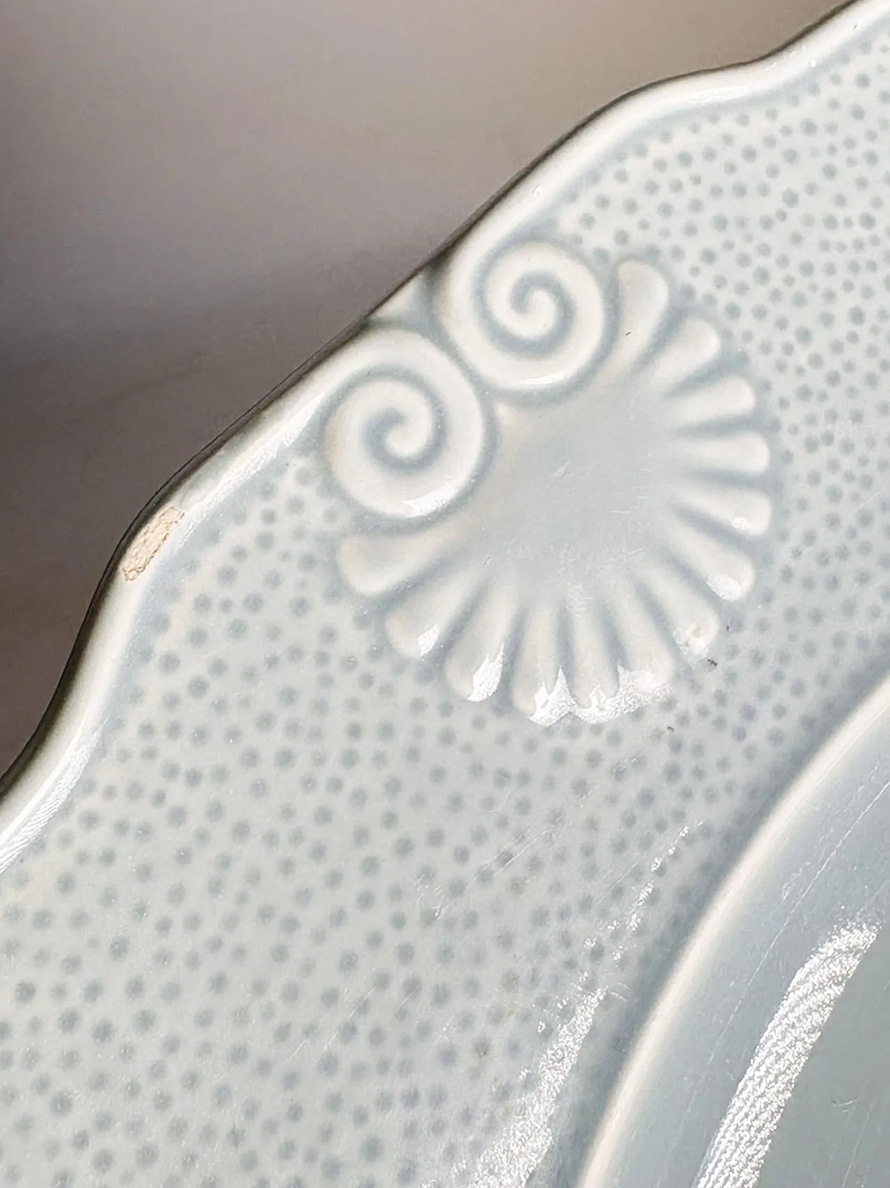 Piatto in ceramica blu, anni '70 10