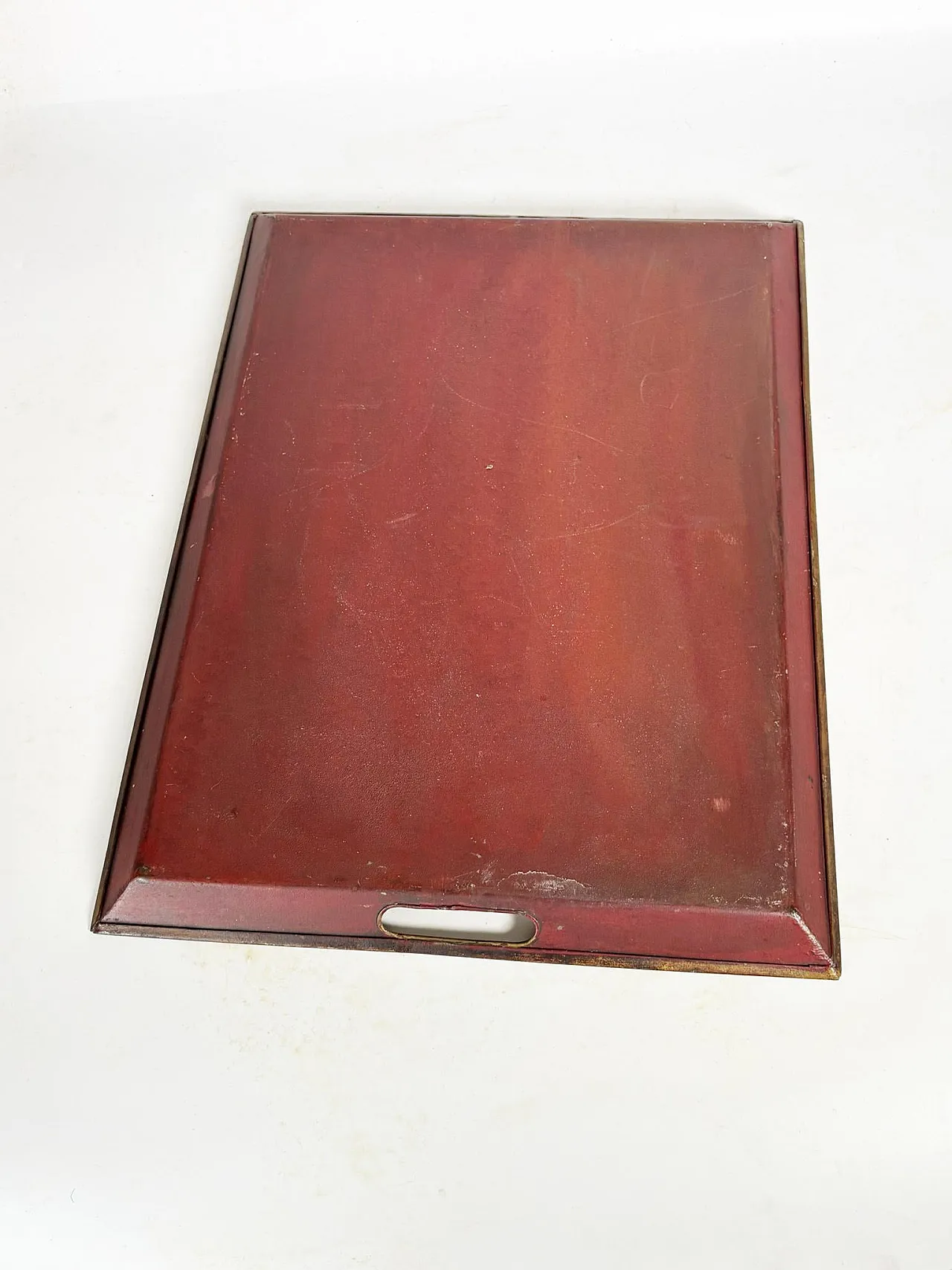 Vassoio in ferro rosso con motivo floreale, anni '40 11