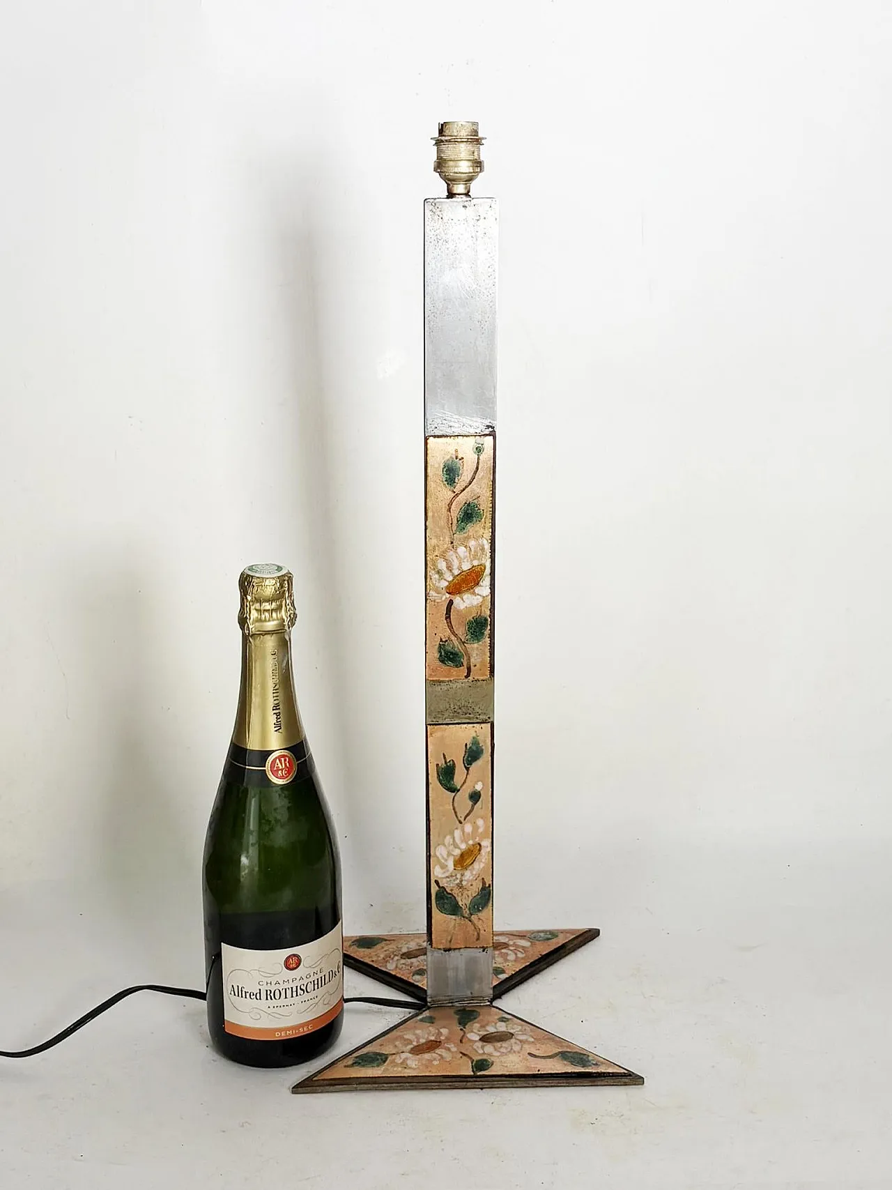 Lampada da tavolo in metallo con decorazione floreale, anni '70 3