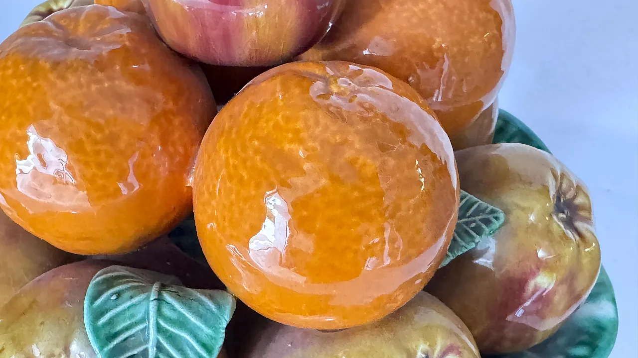 Cesto di frutta in ceramica, anni '60 8
