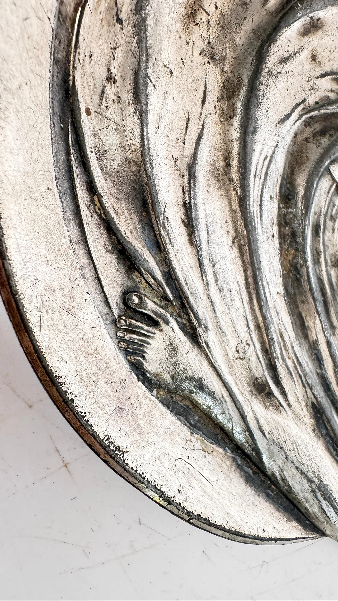 Donna reclinabile in stile Art Nouveau in metallo argentato, anni '20 14