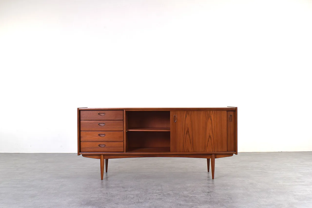 Credenza danese in teak di metà secolo, anni '60. 2