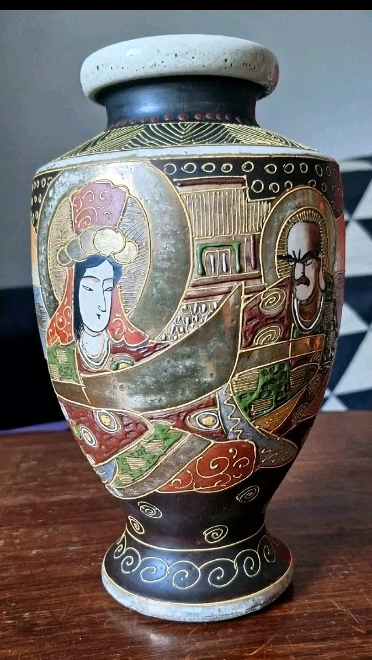 Antico Vaso Giapponese Satsuma con Personaggi, '900 10