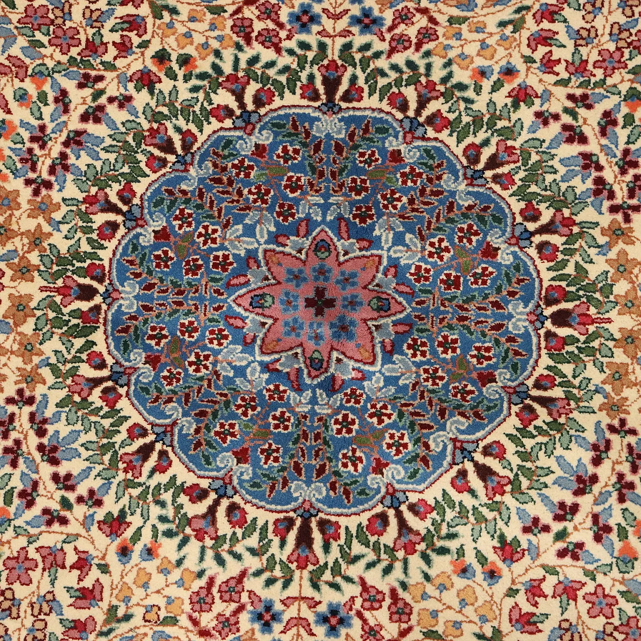 Berkana rug in cotton and wool, 20th century 4