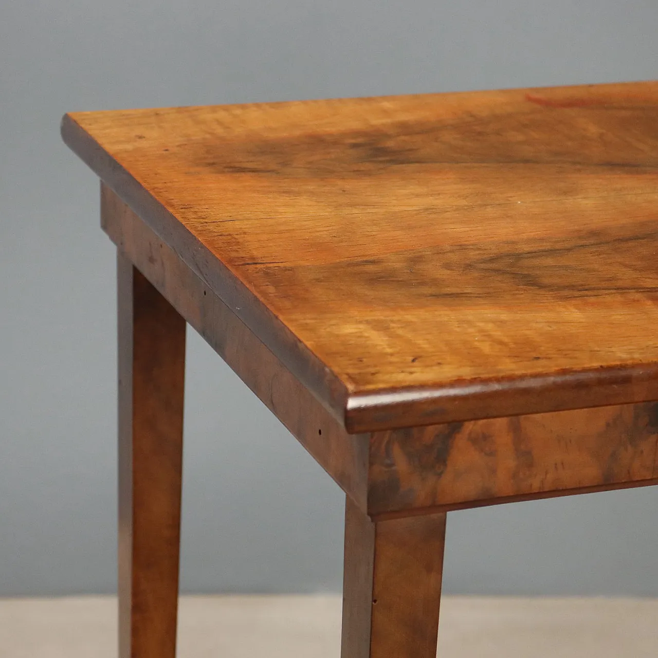 Walnut and mahogany center table, 20th century 3