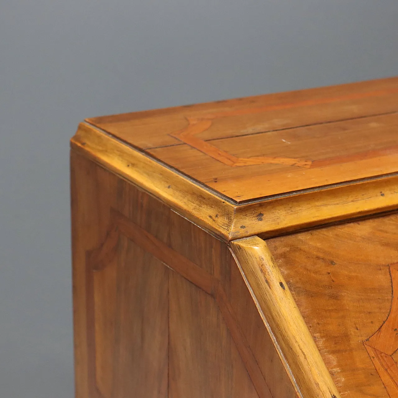 Walnut style drop-leaf cabinet with cherry trim, early 20th century 5