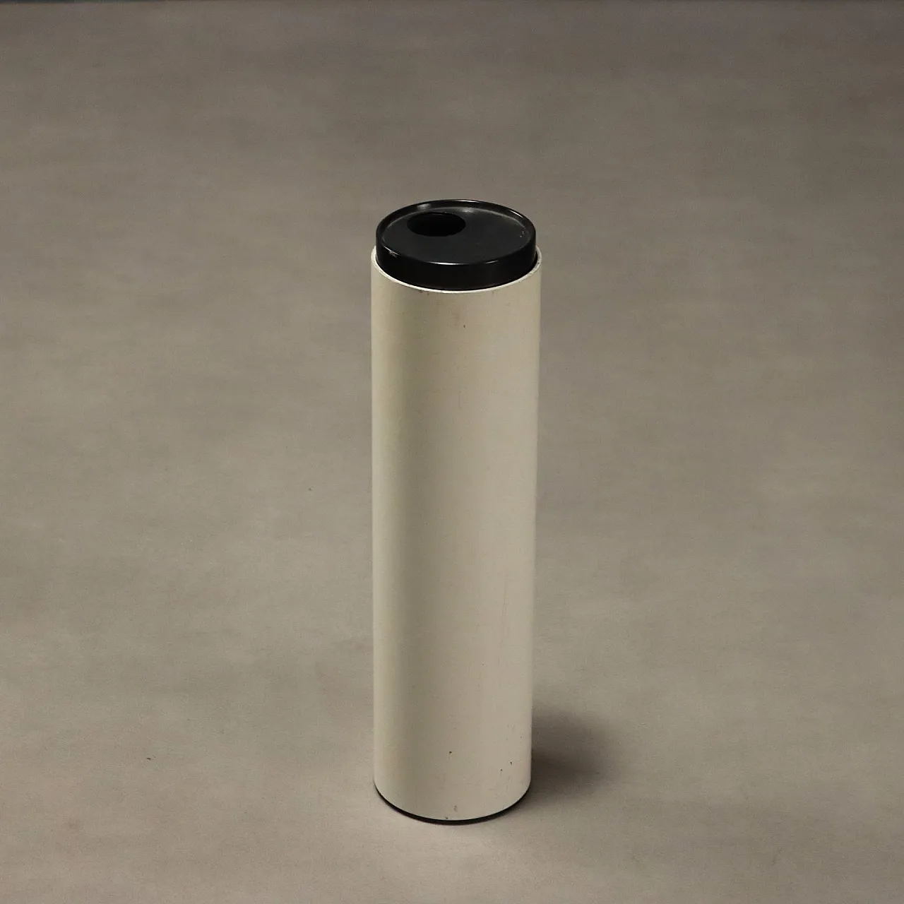 Joe Colombo's Model 4612 column ashtray, 1970s 1