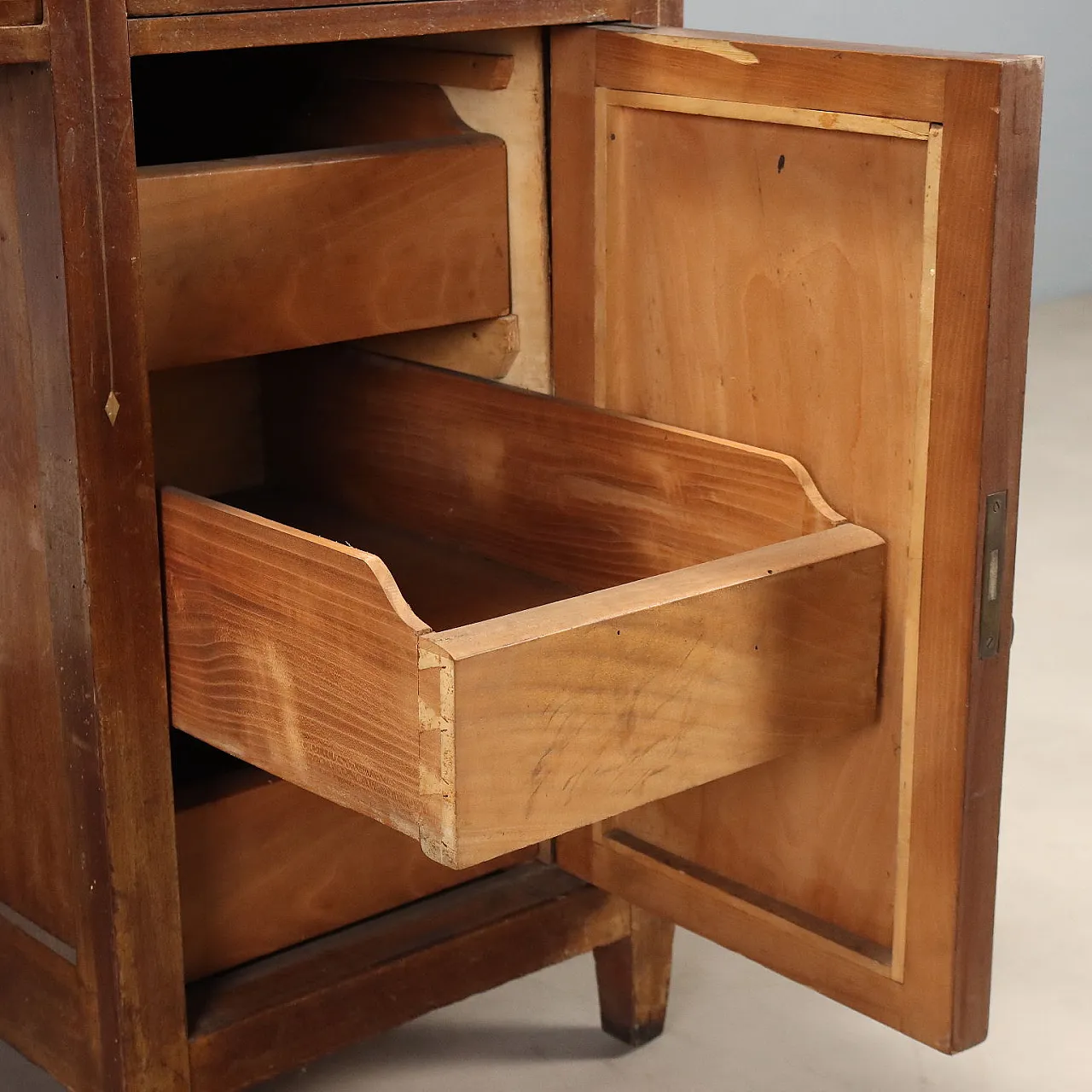 Liberty mahogany desk with leather and inlays, early 20th century 6