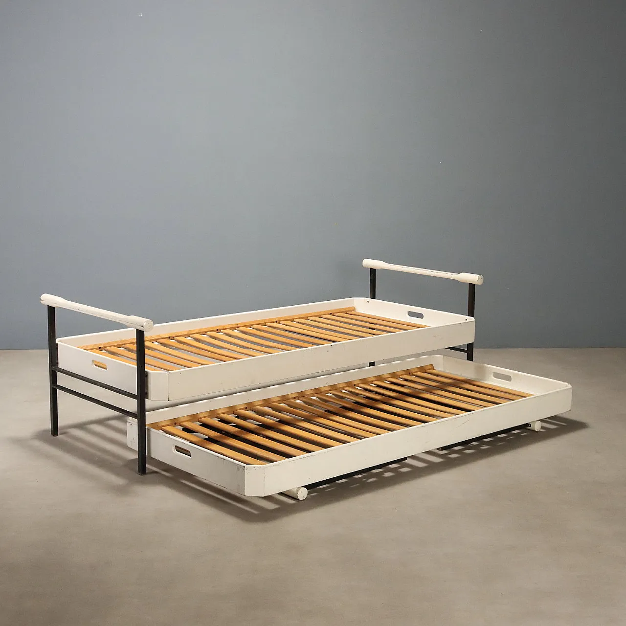 Pair of L75 beds by Osvaldo Borsani for Tecno, 20th century 1
