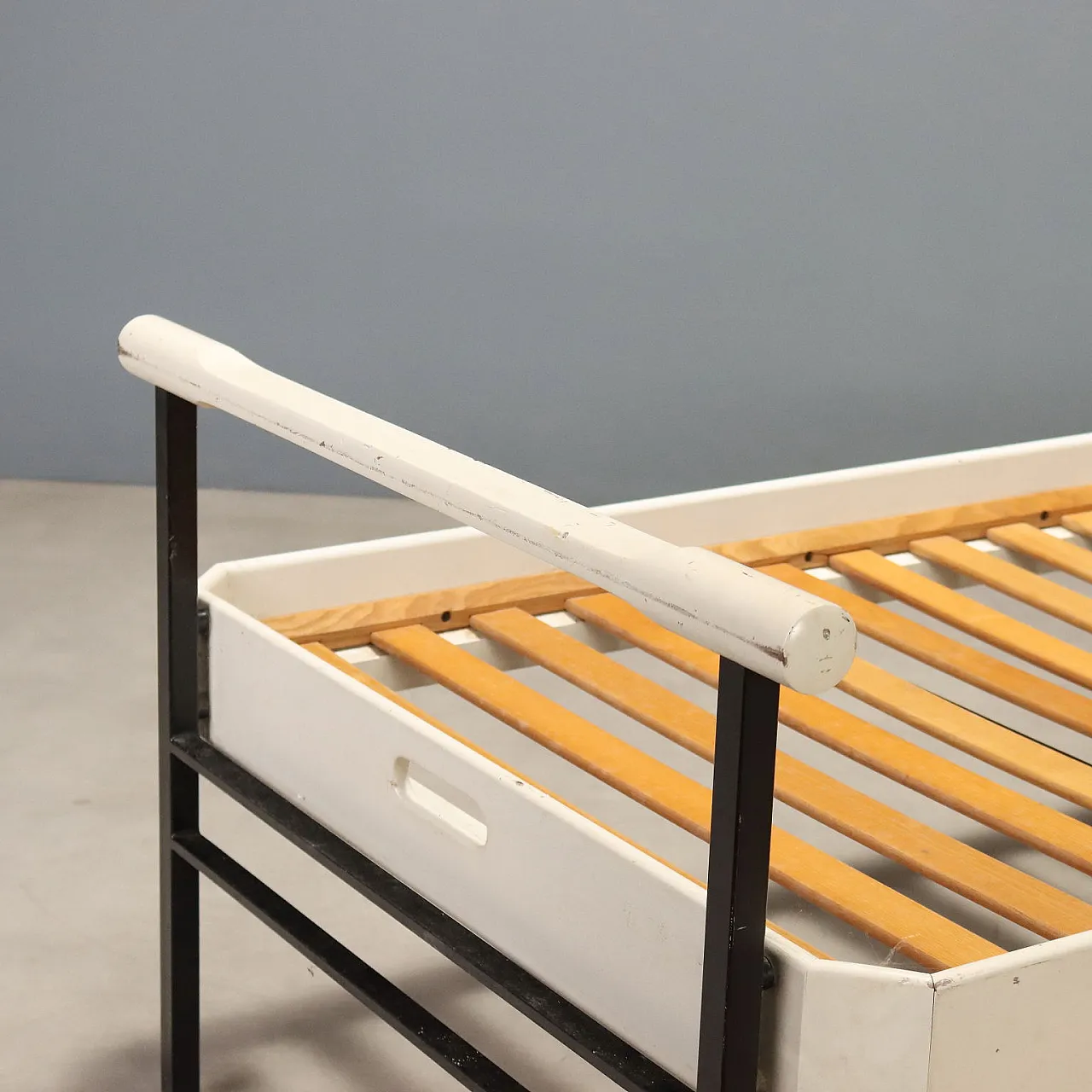 Pair of L75 beds by Osvaldo Borsani for Tecno, 20th century 4