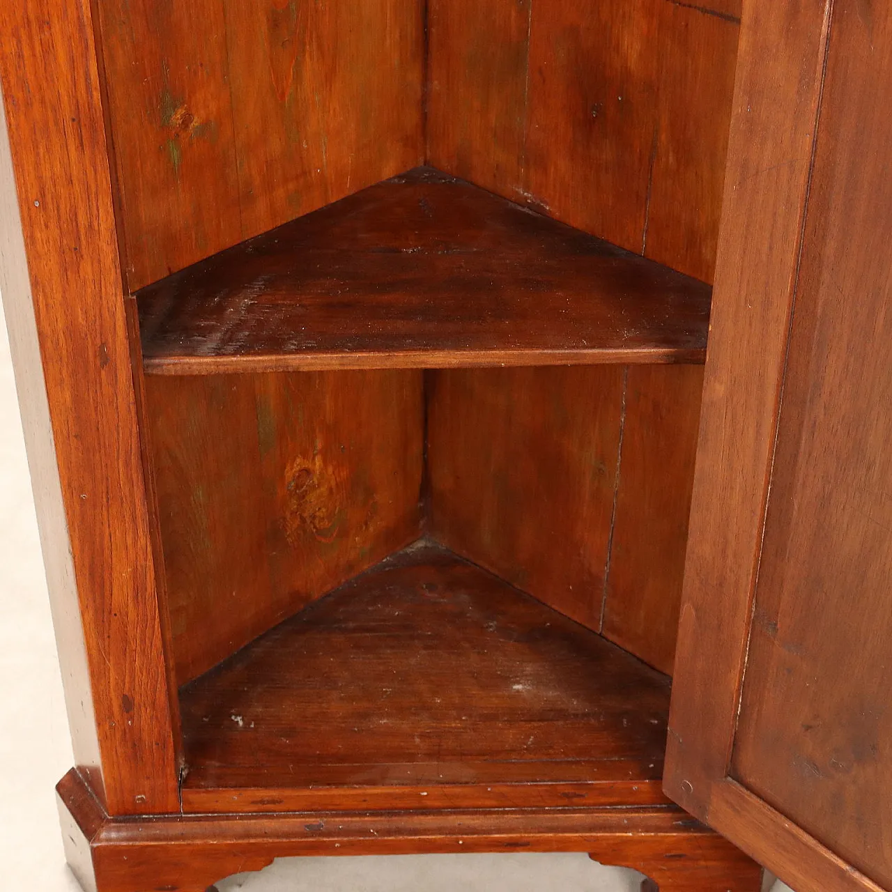 Walnut and chestnut corner cabinet, 19th century 5