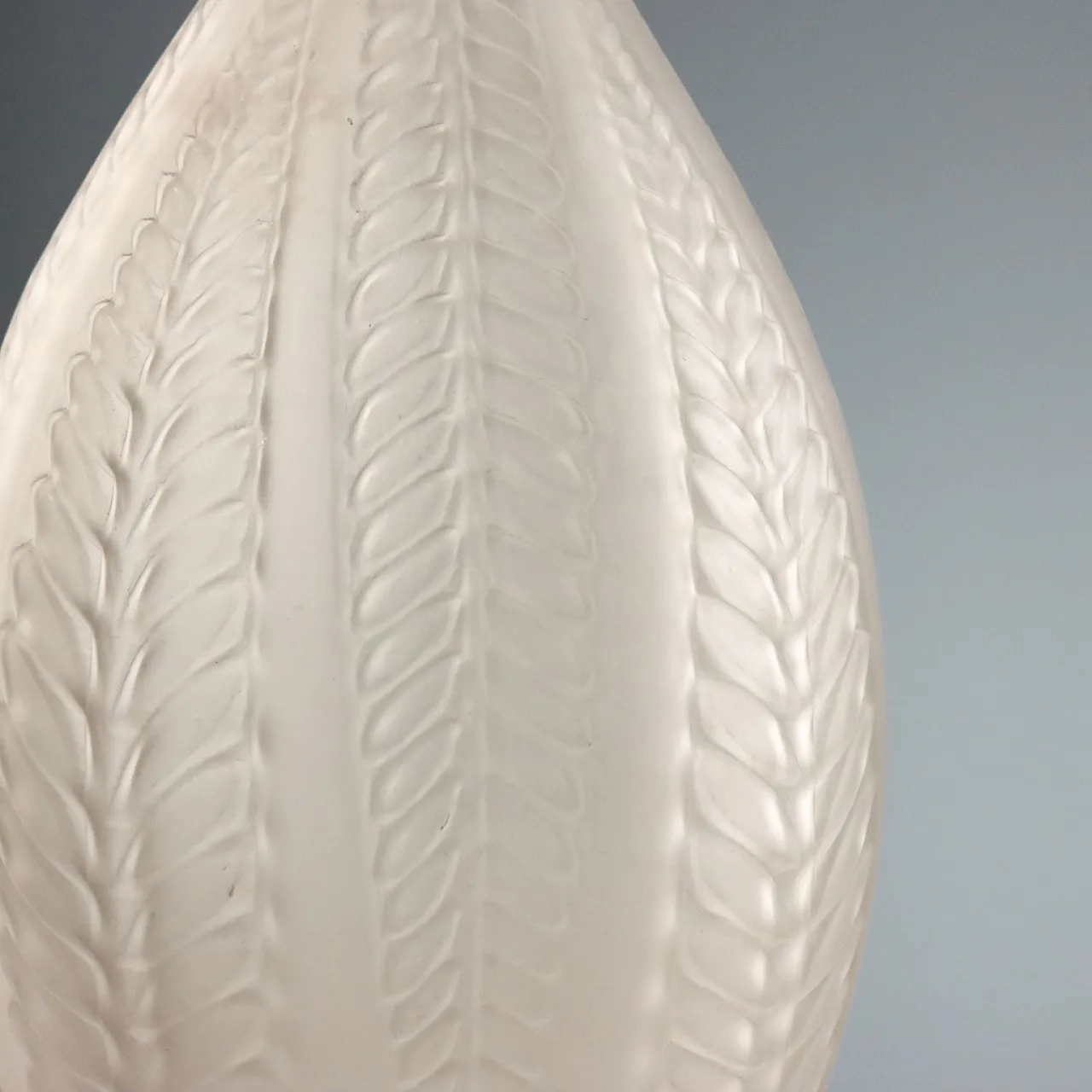 Acacia vase made by Lalique, 1920s 4