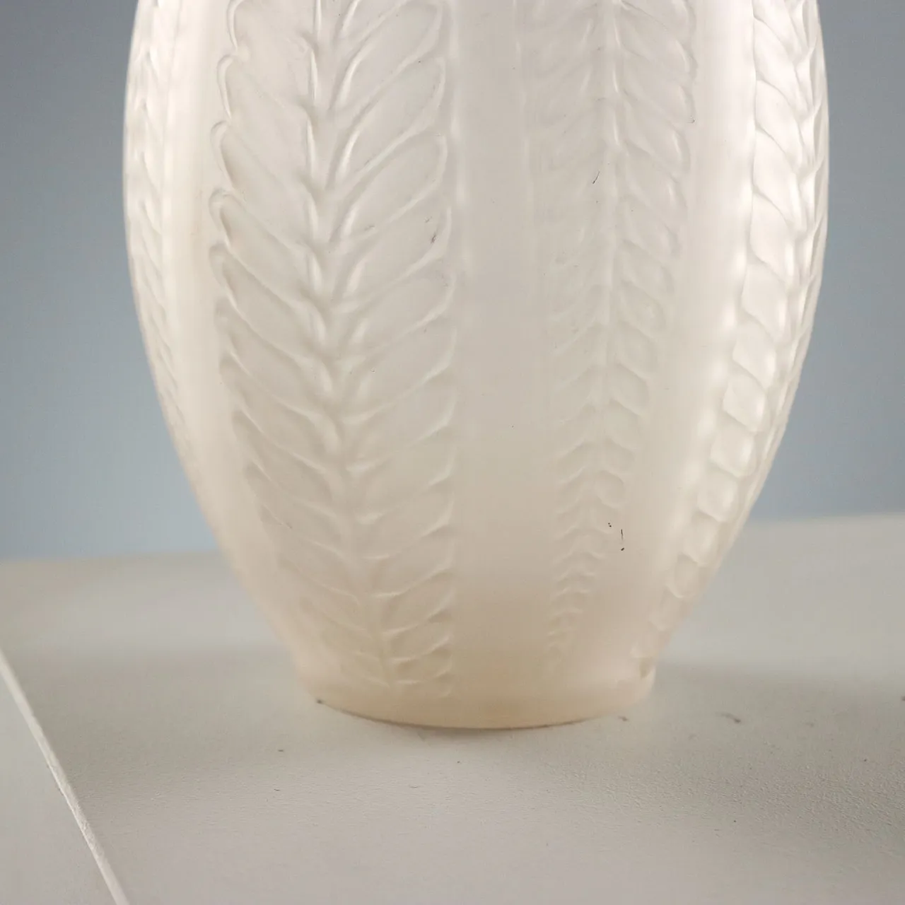 Acacia vase made by Lalique, 1920s 5