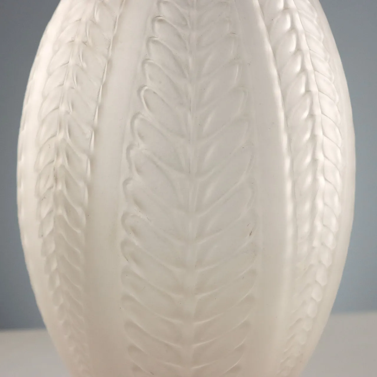 Acacia vase made by Lalique, 1920s 7