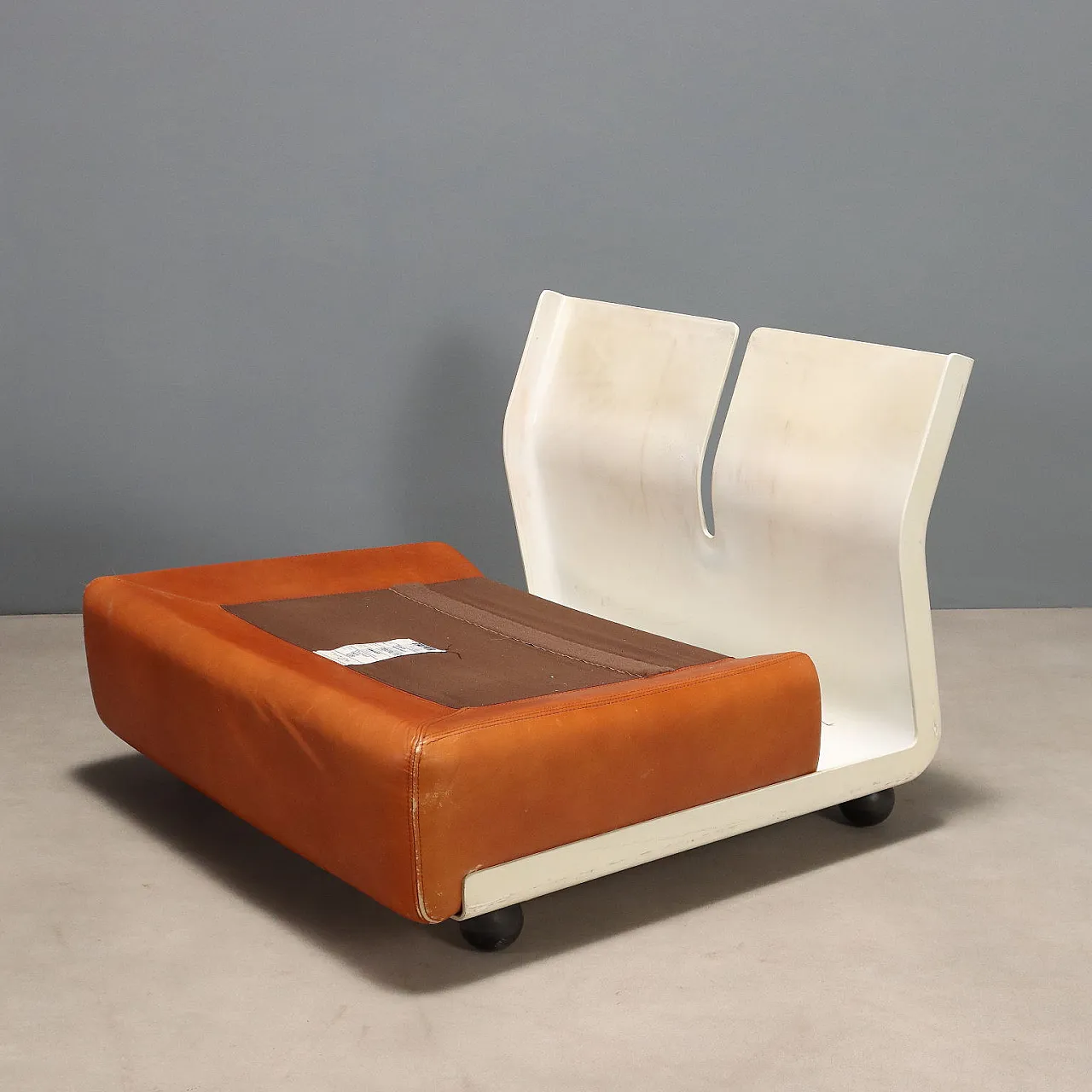 Pair of Amanta armchairs by Mario bellini, 20th century 9