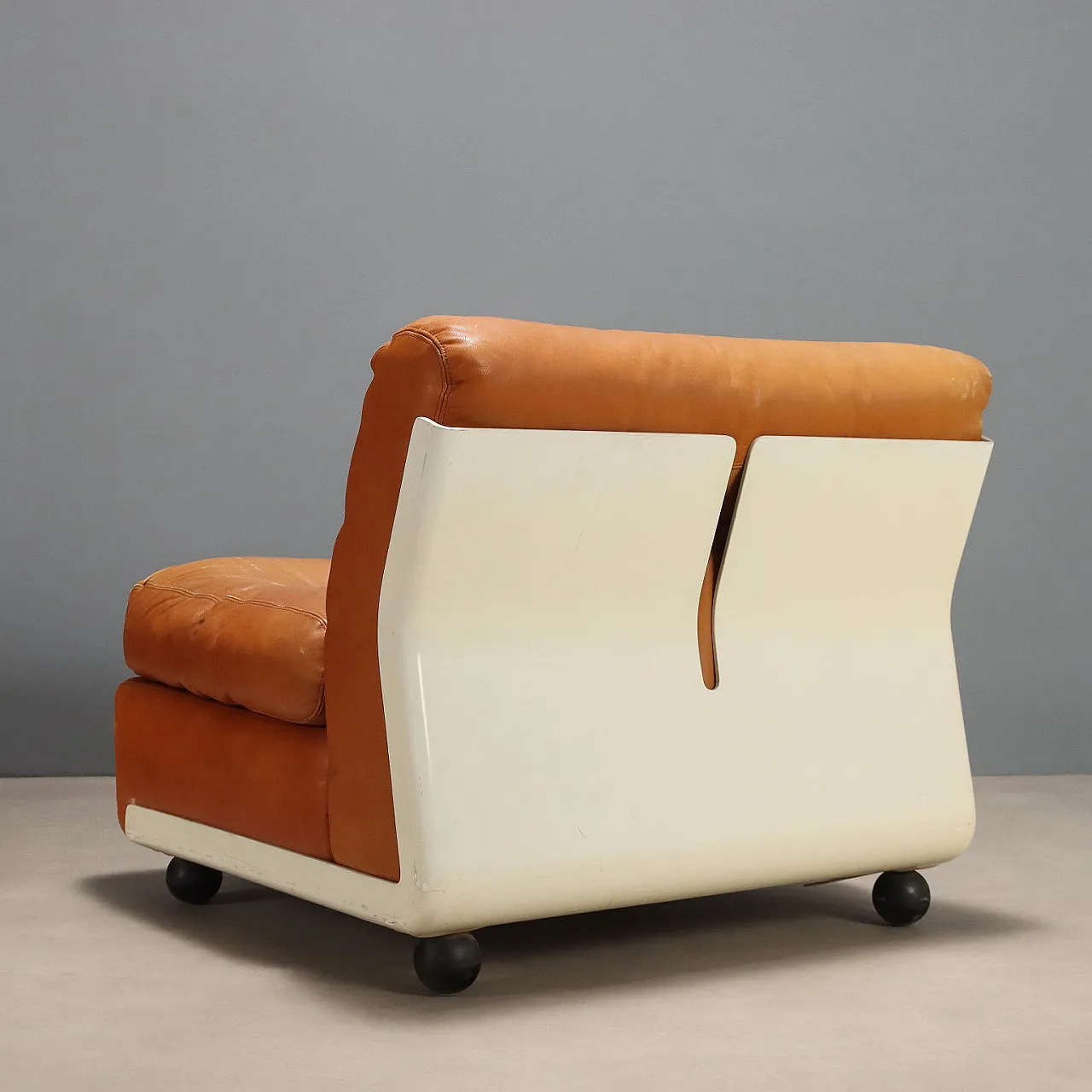 Pair of Amanta armchairs by Mario bellini, 20th century 10