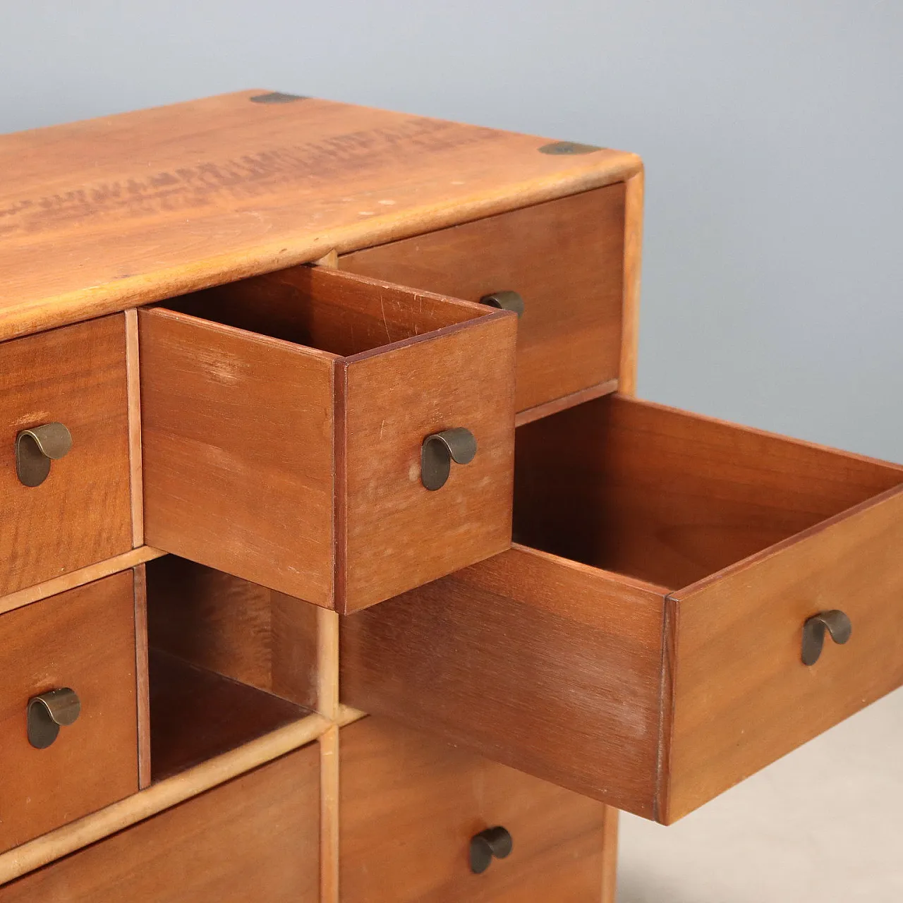 Bernini Manufacture chest of drawers, 20th century 4