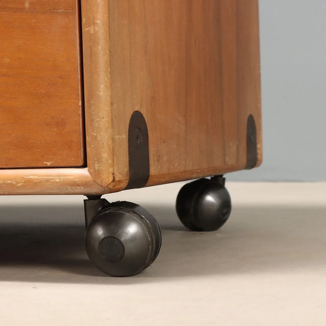 Bernini Manufacture chest of drawers, 20th century 8