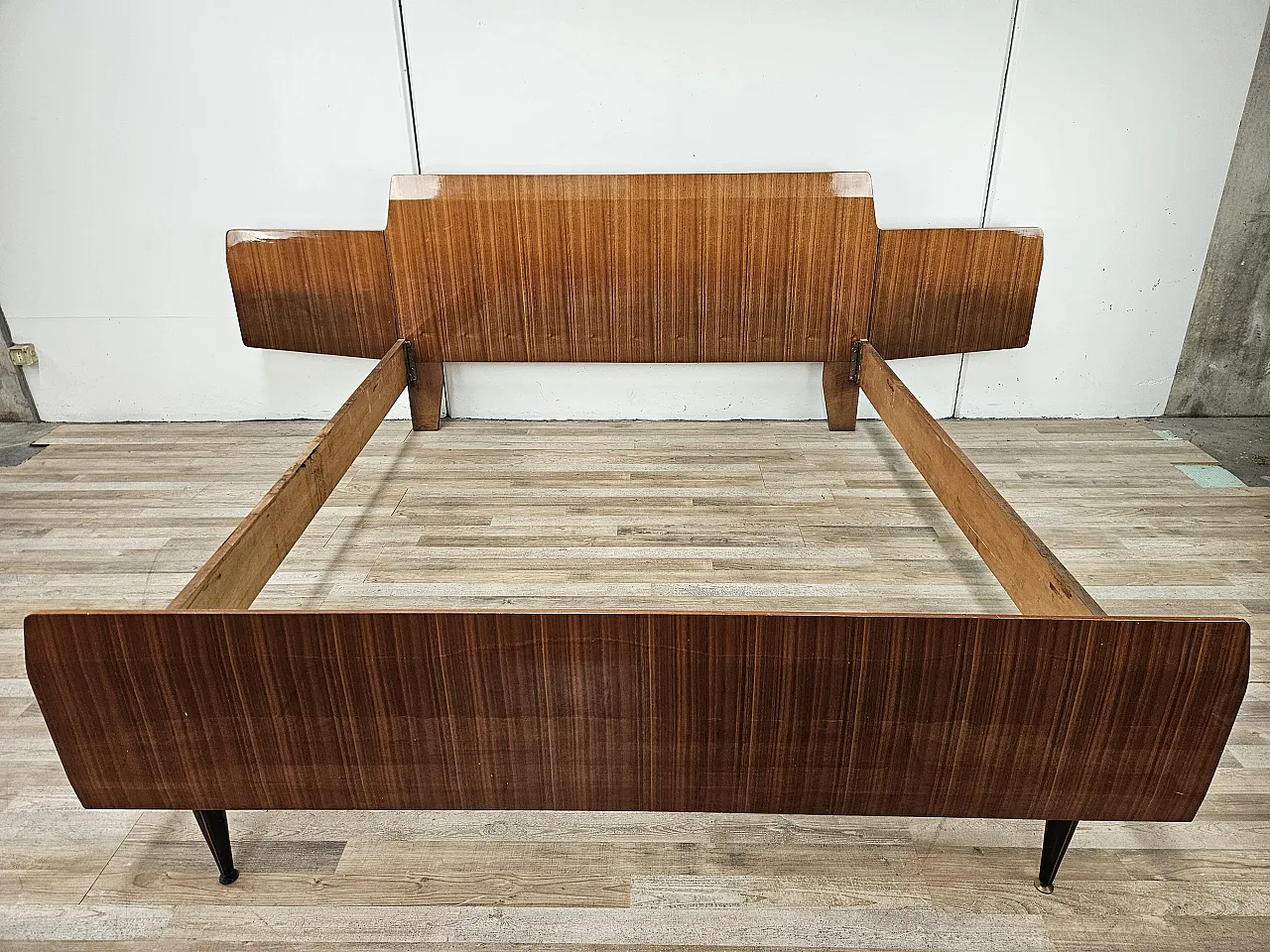 Mid-Century Walnut Double Bed, 1960 1