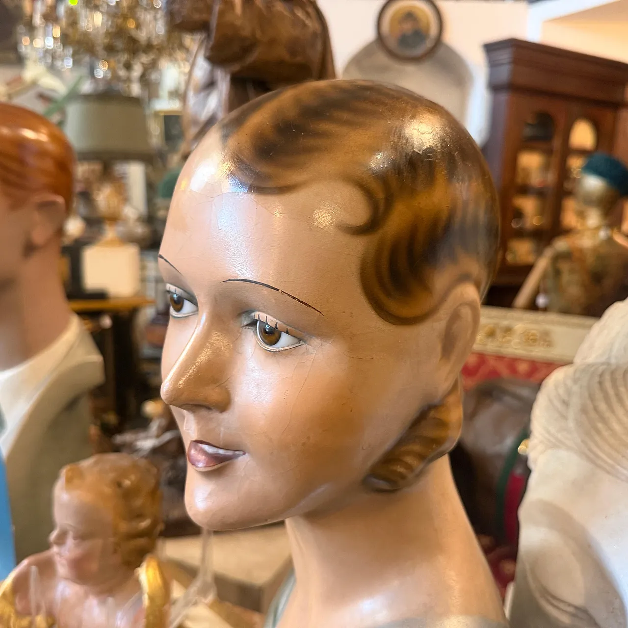 Busto di donna Art Nouveau con occhi in cartapesta e vetro, primo '900 6
