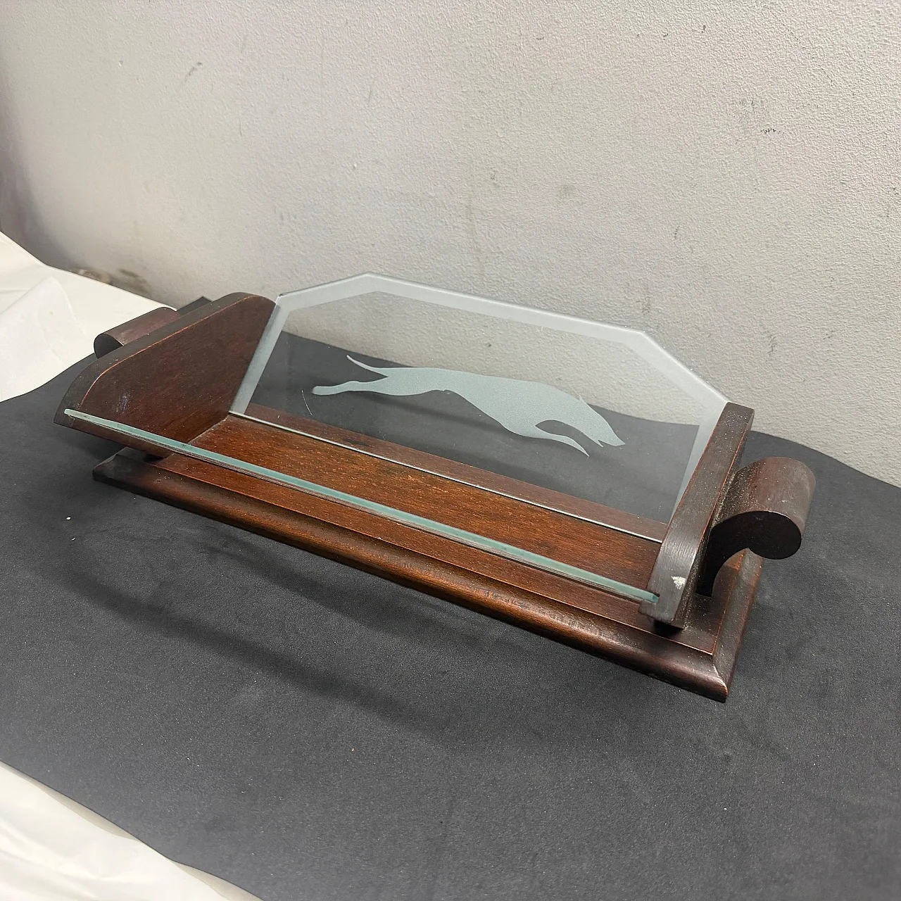 Art Deco wood and greyhounds etched glass centerpiece, 1930s 4
