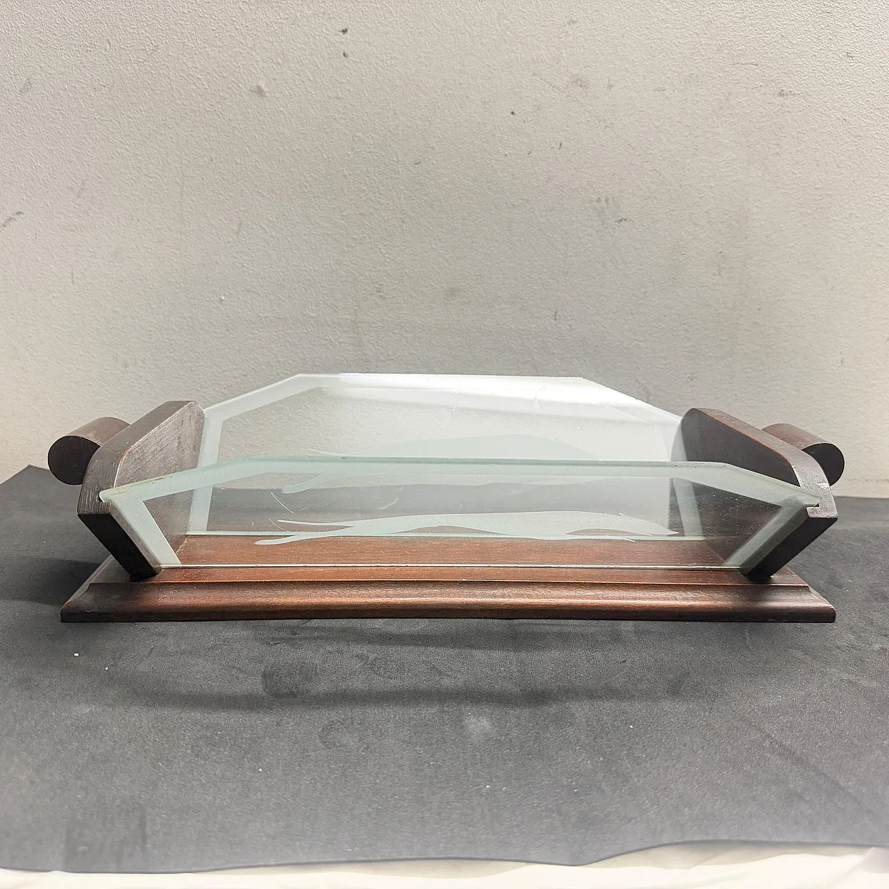 Art Deco wood and greyhounds etched glass centerpiece, 1930s 7