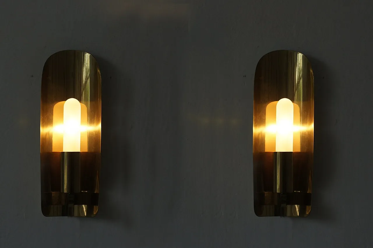 Pair of Mid-Century Modern brass wall sconces, 1960s 5