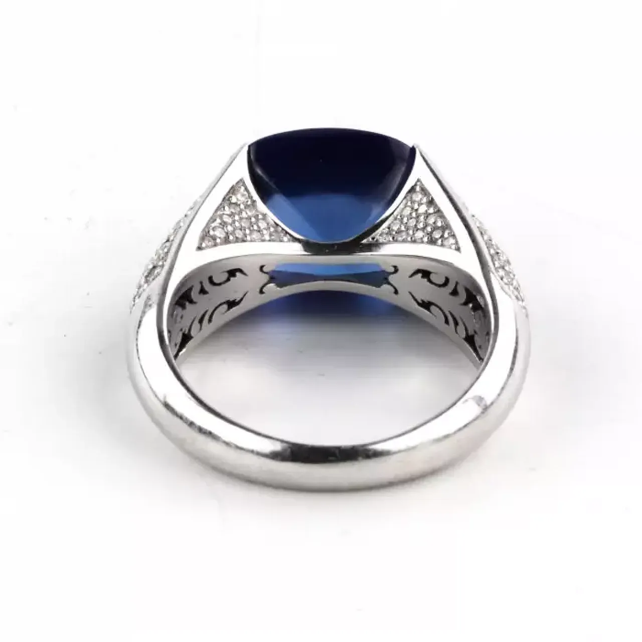 Lykov’s Jewellery ring crafted in 18K white gold, 20th century 4