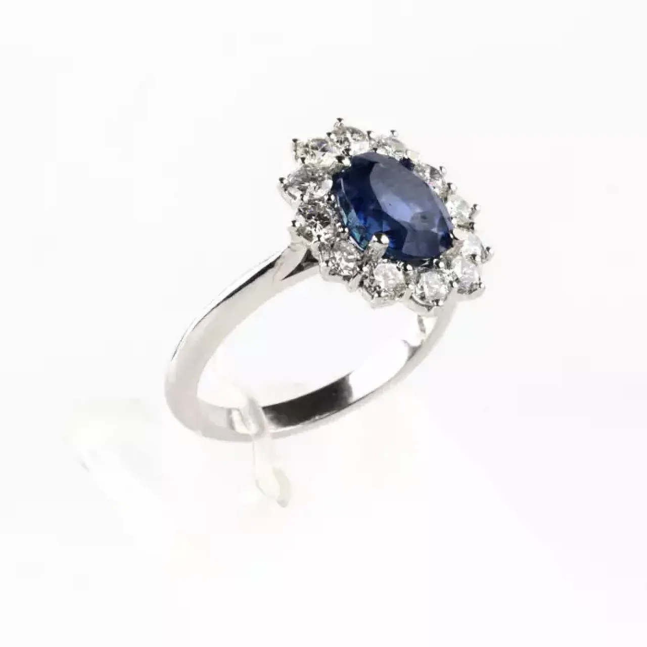Gold ring of classic design, 20th century 1