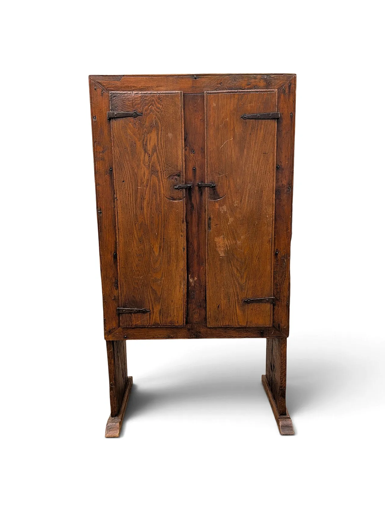 Two-door chestnut wood cabinet from the late 17th century - Tuscany, Italy 1