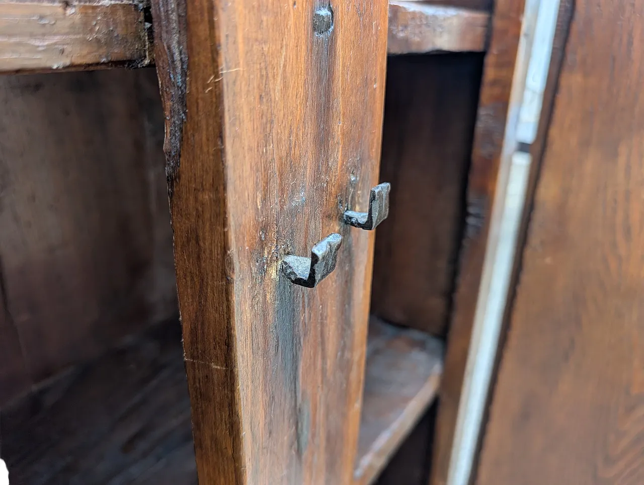 Two-door chestnut wood cabinet from the late 17th century - Tuscany, Italy 14