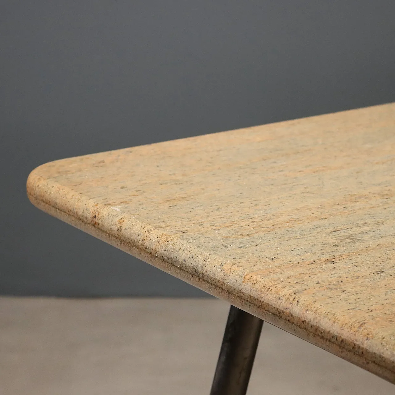 Table in chromed aluminum and marble, 1970s 3