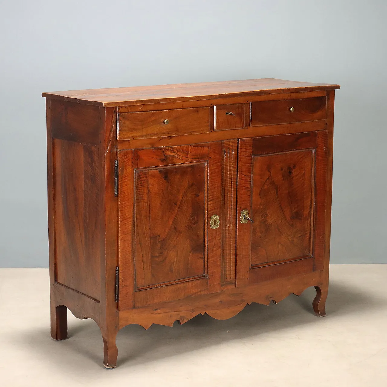 Baroque walnut sideboard, 19th century 1