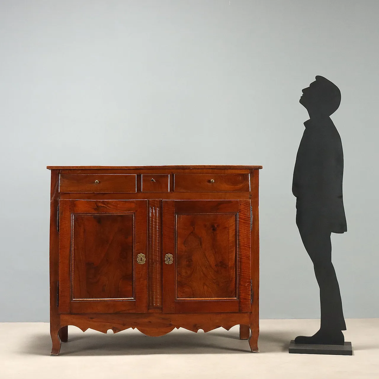 Baroque walnut sideboard, 19th century 2
