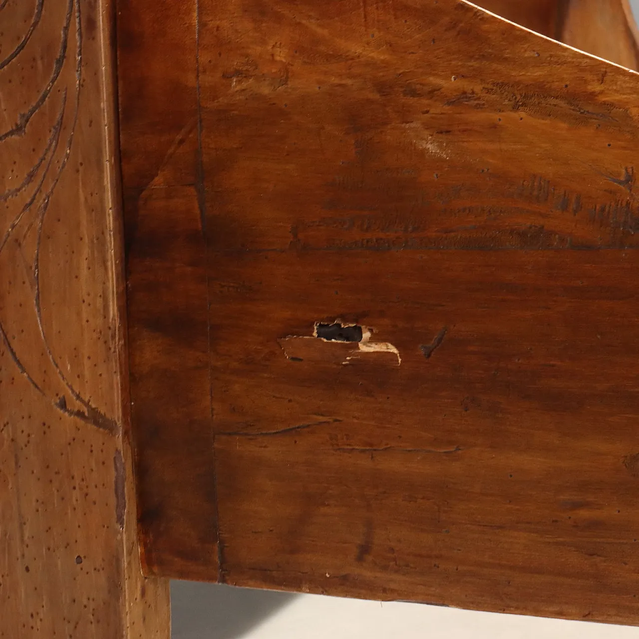 Walnut boat-shaped double bed, 19th century 5