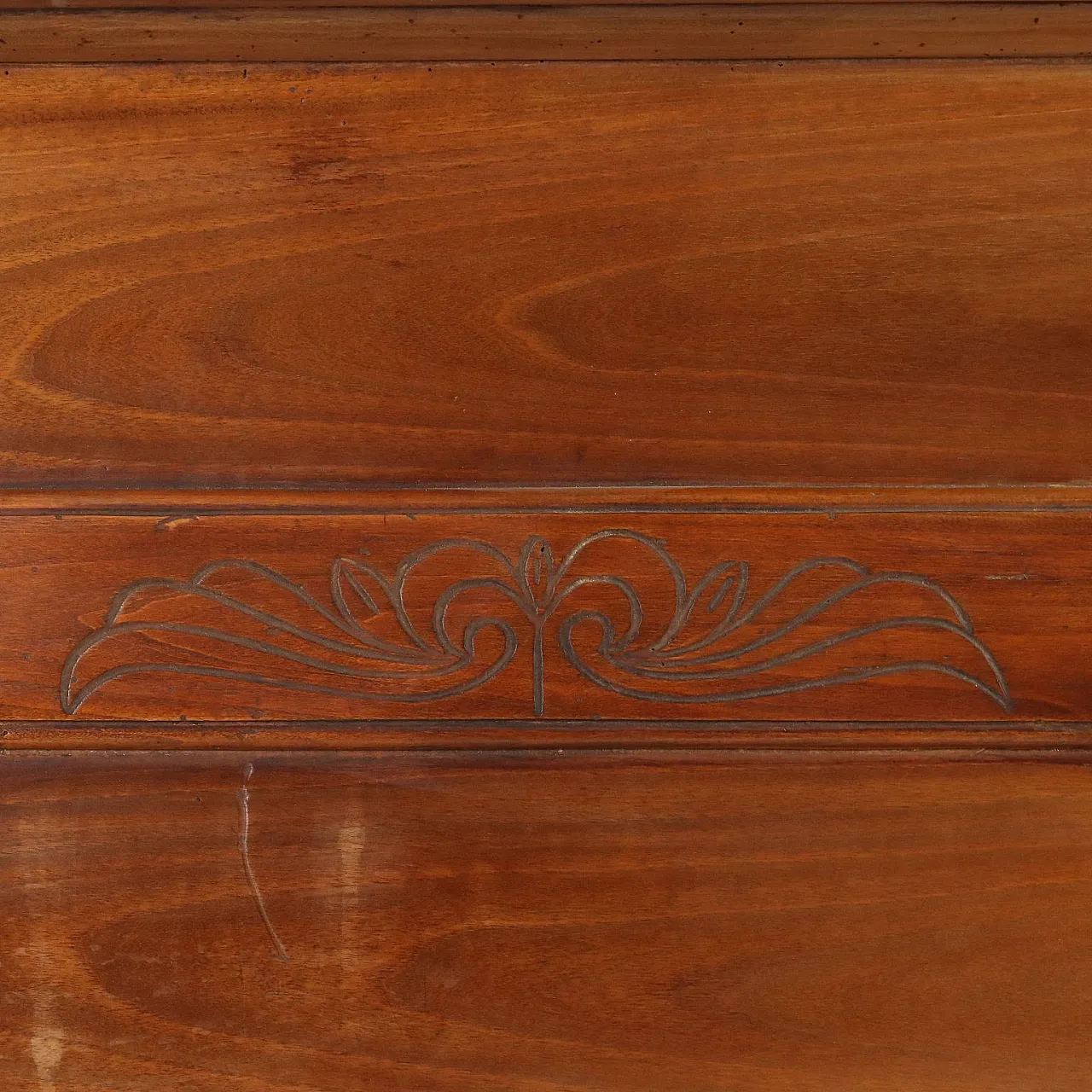 Walnut boat-shaped double bed, 19th century 6