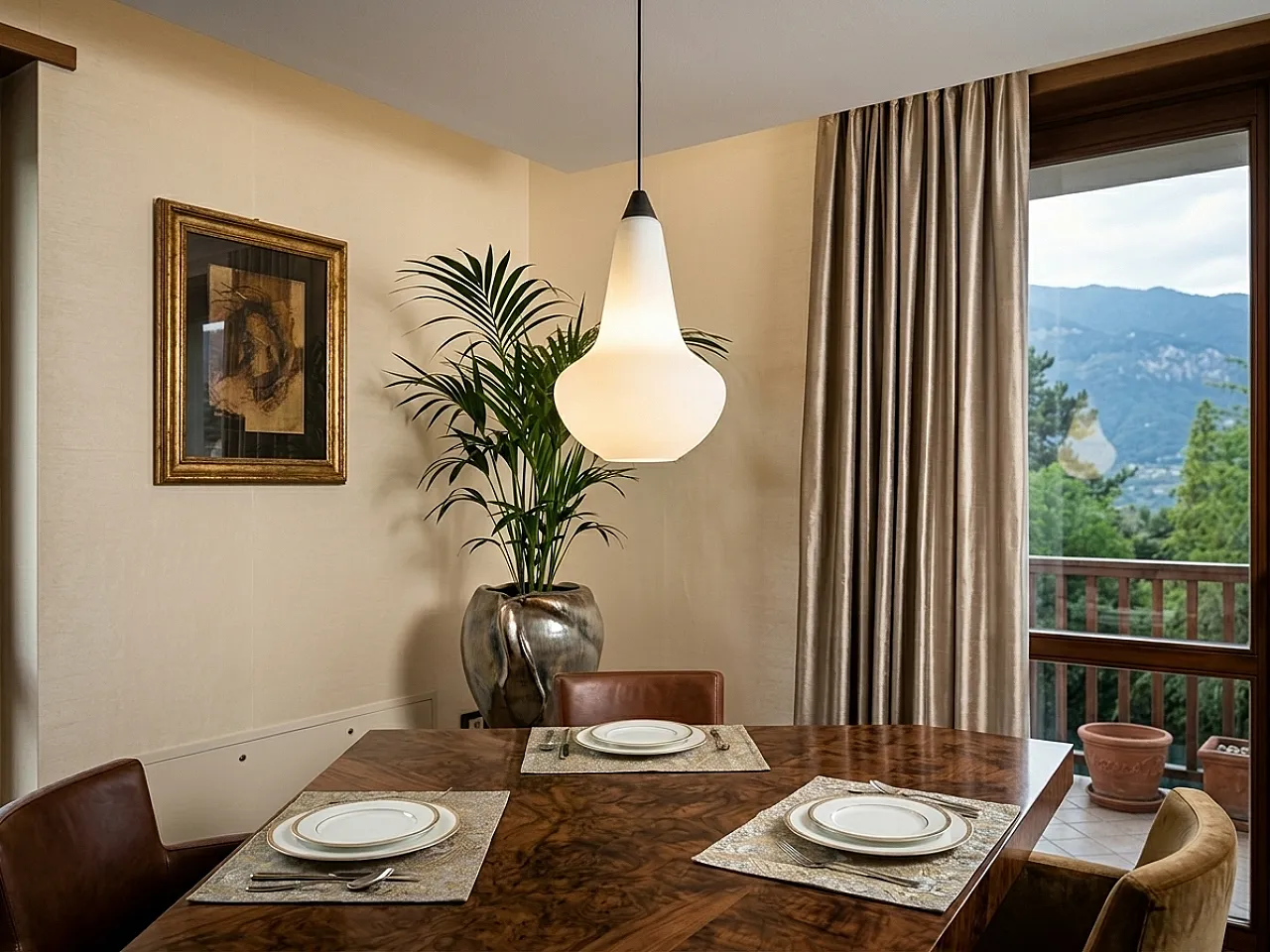 Lampadario in vetro opalino a goccia, anni '50 1