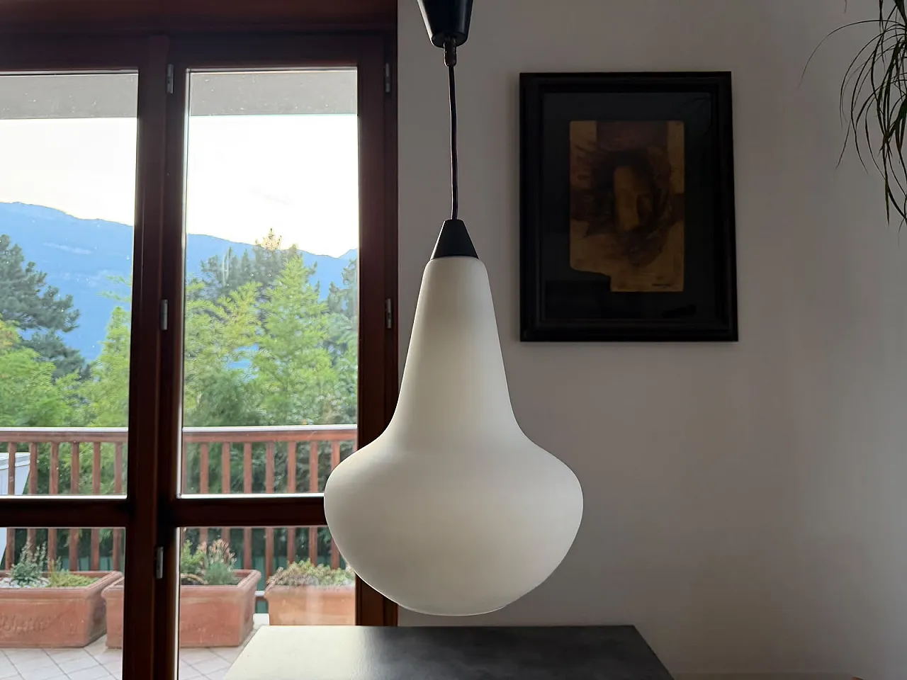 Lampadario in vetro opalino a goccia, anni '50 2